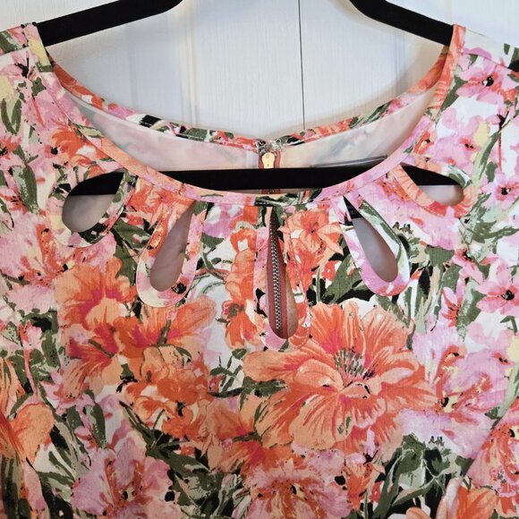 Laura Plus Pink & White Floral Print Fit & Flare Dress w/ Cut-out Neckline | 20W - Picture 4 of 8